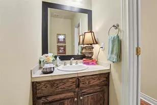 4704 Milburn Ln, Austin, TX 78702 - Photo 8