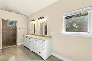 911 Lauder Dr, Spicewood, TX 78669 - Photo 26