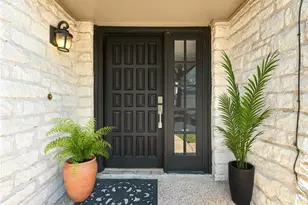 103 Birdie Dr, The Hills, TX 78738 - Photo 4