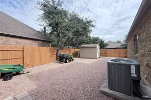3721 Hermann St, Round Rock, TX 78681 - Photo 4
