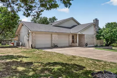 700 Rogart Dr, Briarcliff, TX 78669 - Photo 1
