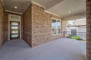 154 Sequoia Dr, Kyle, TX 78640 - Photo 4