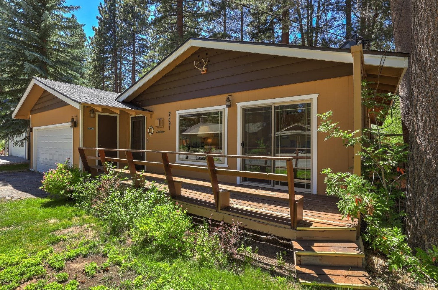 2291 Montana Ave, South Lake Tahoe, CA 96150