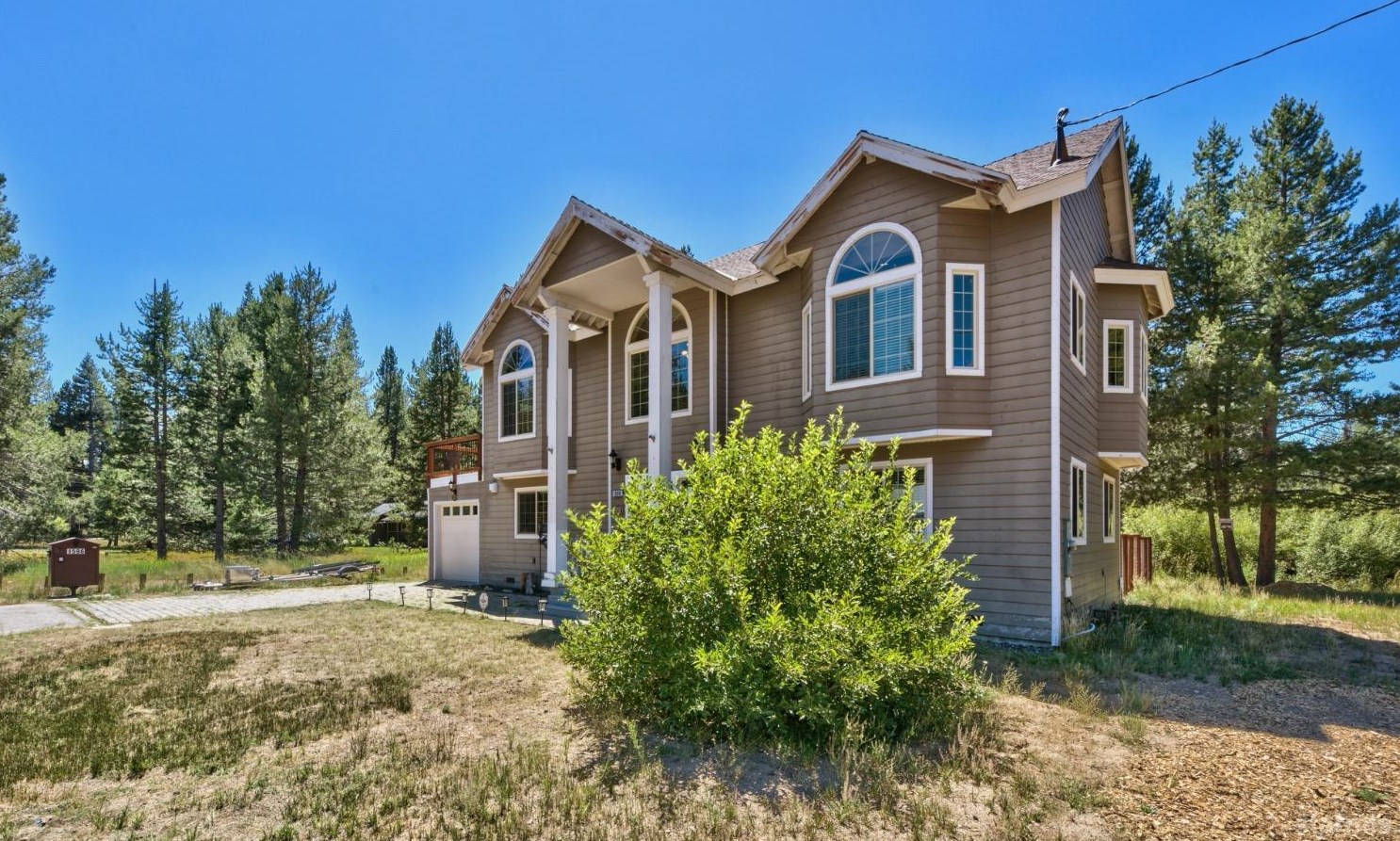 1596 Arapahoe St, South Lake Tahoe, CA 96150