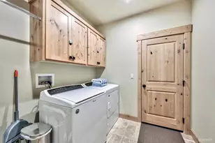 539 Wintoon Dr, South Lake Tahoe, CA 96150 - Photo 36