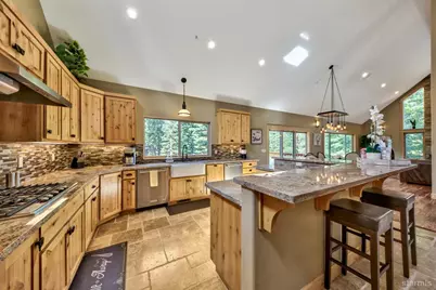 539 Wintoon Drive, South Lake Tahoe, CA 96150 - Photo 16