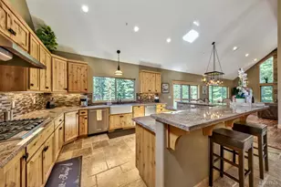 539 Wintoon Dr, South Lake Tahoe, CA 96150 - Photo 16