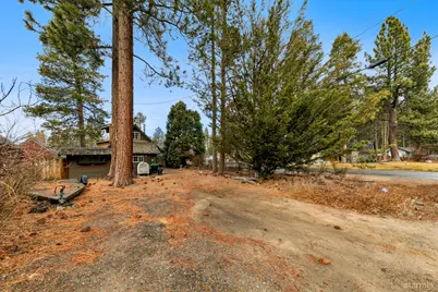 1060 Wildwood Avenue, South Lake Tahoe, CA 96150 - Photo 2