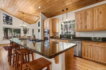 1637 Black Bart Court, South Lake Tahoe, CA 96150 - Photo 8
