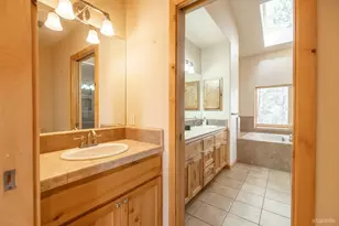 1040 Truckee Dr, South Lake Tahoe, CA 96150 - Photo 14