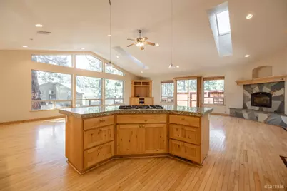 1040 Truckee Drive, South Lake Tahoe, CA 96150 - Photo 10