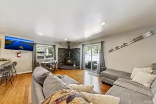 2721 Blitzen Rd, South Lake Tahoe, CA 96150 - Photo 6