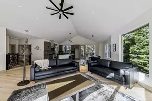 581 Cochise Cir, South Lake Tahoe, CA 96150 - Photo 4