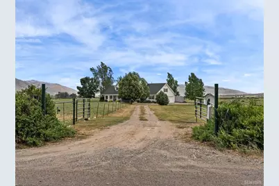 801 Larson Lane, Coleville, CA 96107 - Photo 2
