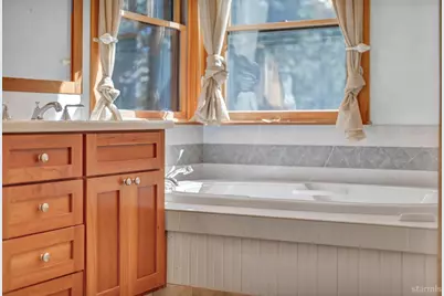 1724 Mohican Drive, South Lake Tahoe, CA 96150 - Photo 24