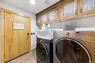 693 Patricia Ln, South Lake Tahoe, CA 96150 - Photo 26