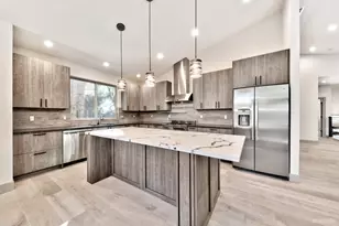 871 Glorene Ave, South Lake Tahoe, CA 96150 - Photo 6