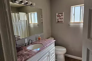 331 S Warren St, Bishop, CA 93514 - Photo 10