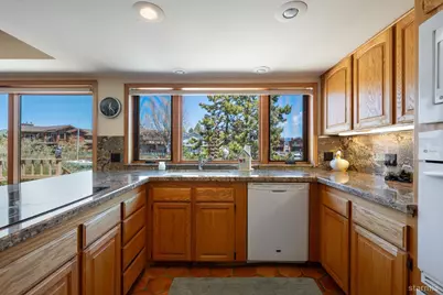 379 Crystal Court, South Lake Tahoe, CA 96150 - Photo 8