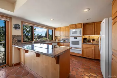 379 Crystal Court, South Lake Tahoe, CA 96150 - Photo 10
