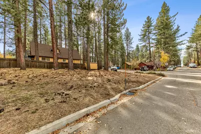 1199 Carson Avenue, South Lake Tahoe, CA 96150 - Photo 8