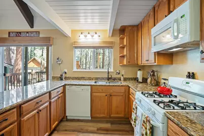 1495 Horace Greeley Avenue, South Lake Tahoe, CA 96150 - Photo 12