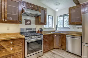 953 Lakeview Ave, South Lake Tahoe, CA 96150 - Photo 36