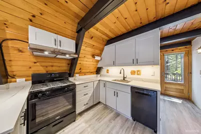 1588 Oglala Street, South Lake Tahoe, CA 96150 - Photo 18