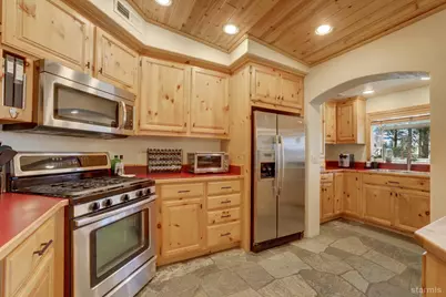 1116 Lindberg Avenue, South Lake Tahoe, CA 96150 - Photo 20