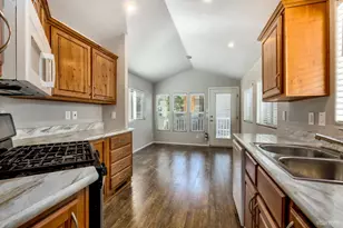 2030 E St, South Lake Tahoe, CA 96150 - Photo 6