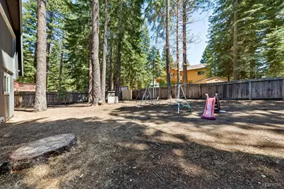 1685 Skyline Drive, South Lake Tahoe, CA 96150 - Photo 32
