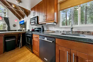1460 Matheson Dr, South Lake Tahoe, CA 96150 - Photo 12