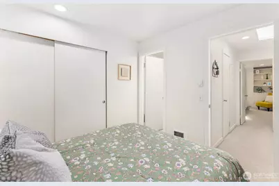 10237 SE 3rd St #5, Bellevue, WA 98004 - Photo 24