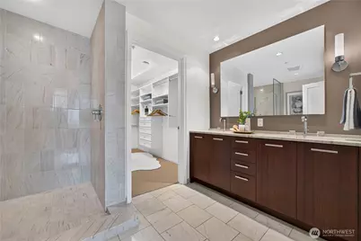 500 106th Ave NE #2103, Bellevue, WA 98004 - Photo 14
