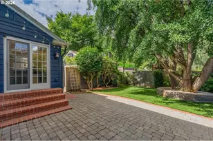 3325 NE Holladay St, Portland, OR 97232 - Photo 4