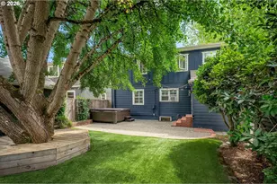 3325 NE Holladay St, Portland, OR 97232 - Photo 8