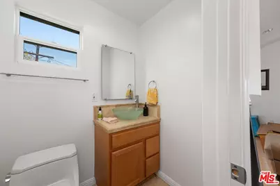 1659 Ellsmere Ave, Los Angeles, CA 90019 - Photo 30