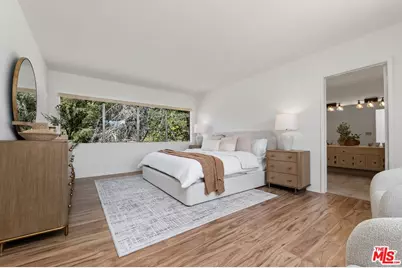 2537 Cordelia Rd, Los Angeles, CA 90049 - Photo 18