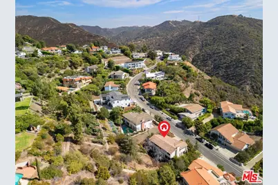 2537 Cordelia Rd, Los Angeles, CA 90049 - Photo 4