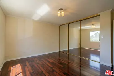 18445 Hatteras St #504, Los Angeles, CA 91356 - Photo 10