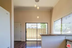 18445 Hatteras St, Los Angeles, CA 91356 - Photo 6