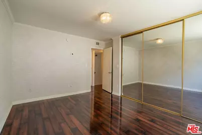 18445 Hatteras St #504, Los Angeles, CA 91356 - Photo 14