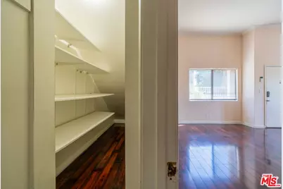 18445 Hatteras St #504, Los Angeles, CA 91356 - Photo 18