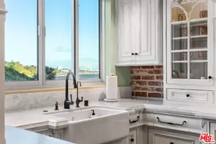 17366 Sunset Blvd, Los Angeles, CA 90272 - Photo 2