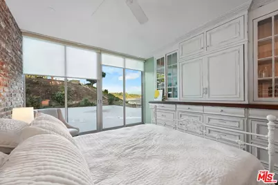 17366 Sunset Blvd #102, Los Angeles, CA 90272 - Photo 8