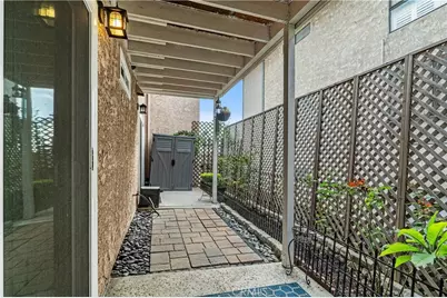 2504 Skyline Dr, Signal Hill, CA 90755 - Photo 24