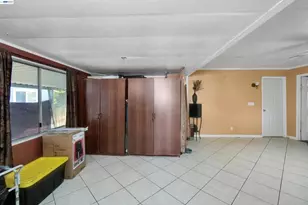 812 W Clover Rd, Tracy, CA 95376 - Photo 16