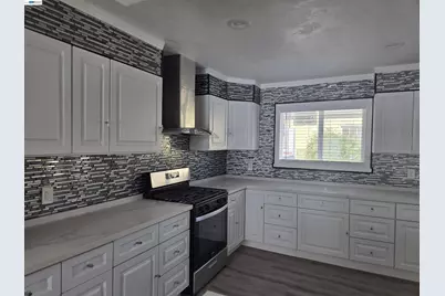 250 W Broadmoor Blvd, San Leandro, CA 94577 - Photo 2