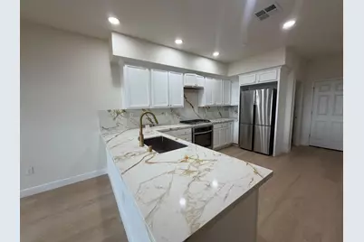 1025 Bellante Ln #4, San Jose, CA 95133 - Photo 4