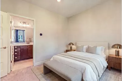 286 Agustin Narvaez St #4, San Jose, CA 95136 - Photo 6